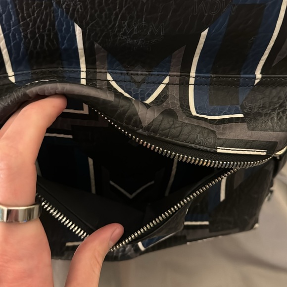 MCM Stark Gunta M Stripe Backpack in Visetos - Picture 7 of 9